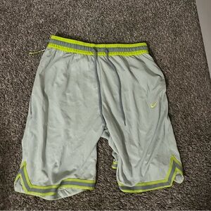 NWT Men’s Nike Shorts Large